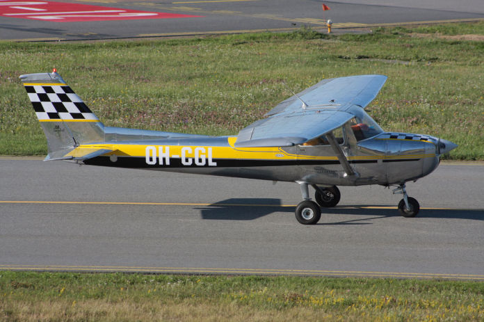 CESSNA FA-150L Aerobat